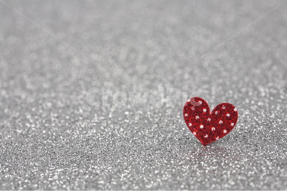 선물,배경,뷰티,백그라운드,블링블링,반짝반짝,펄,글리터,텍스쳐,기념일,디자인,컬러,컨셉,아트,발렌타인데이,화이트데이,아이디어,실버,은색,레드,빨간색,하트,러브,사랑,연인,커플,사랑,lover,couple,기념일,축하,anniversary,congratulation,celebrate,celebration,사물,물건,오브젝트,thing,object,matter