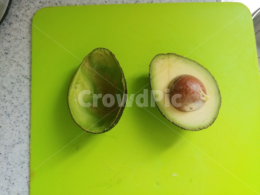 아보카도,잘린아보카도,열대과일,아보카도씨,아보카도요리,아보카도속,과일,열매,채소,냠냠