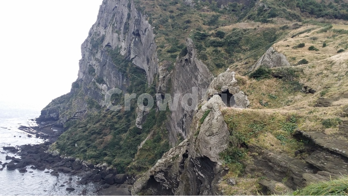 바다,섬,바위,자연,풍경,자연풍경,sea,sky,rock,cloud,island,제주도,jeju,돌,stone,풀,nature,자연,풍경,nature,landscape,한국자연풍경,한국자연경관,korea nature landscape,제주도,jeju,jeju island,outdoors,옥외,cliff,낭떠러지
