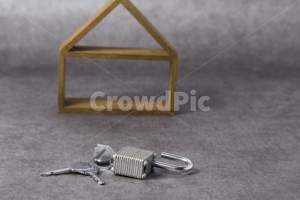 열쇠,자물쇠,키,암호,집,모형,부동산,상징,컨셉,사물,물건,오브젝트,thing,object,matter