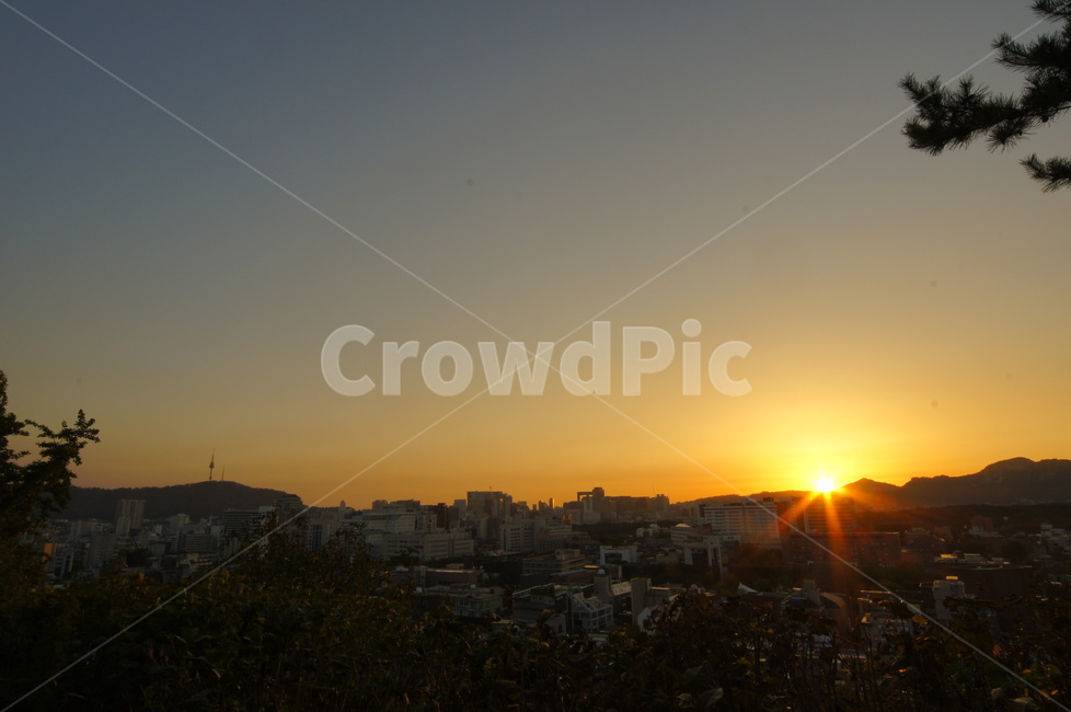 낙산공원,일몰,노을,남산타워,공원,길,하늘,태양,빛,정좌,산,나무,전망,전망대,도시,풍경,city,landscape