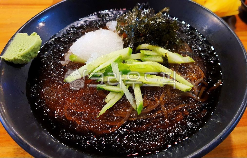 Japanese food,noodles,cook,cucumber,cool,cuisine,ice,summer delicacies,food,summer,meal,noodle dishes,Cold wheat noodles,buckwheat noodles,fusion food