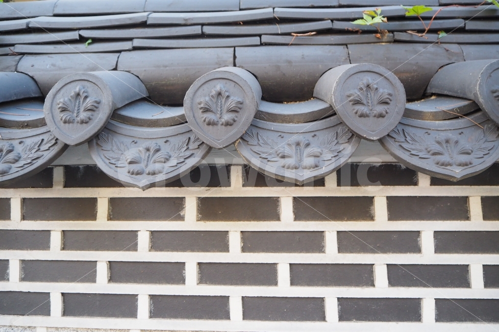 한국,기와,벽돌,길,산책길,산책,일상,색감,emotion,daily,sensible,feeling,healing,snap,스냅,landscape,감성사진,한국전통,한국문화,korean traditional,korean culture,건축물,건물외관,exterior,building,structure,architecture,construction