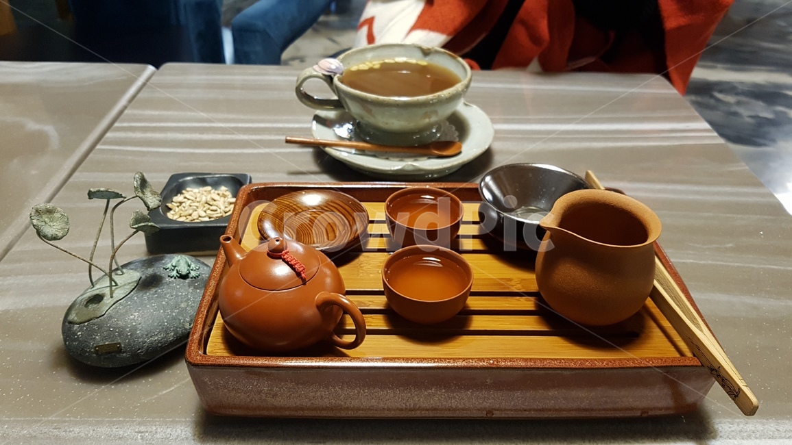 차,다도,문화,대화,찻잔,전통,휴식,쉼,기다림,마주보다,이야기