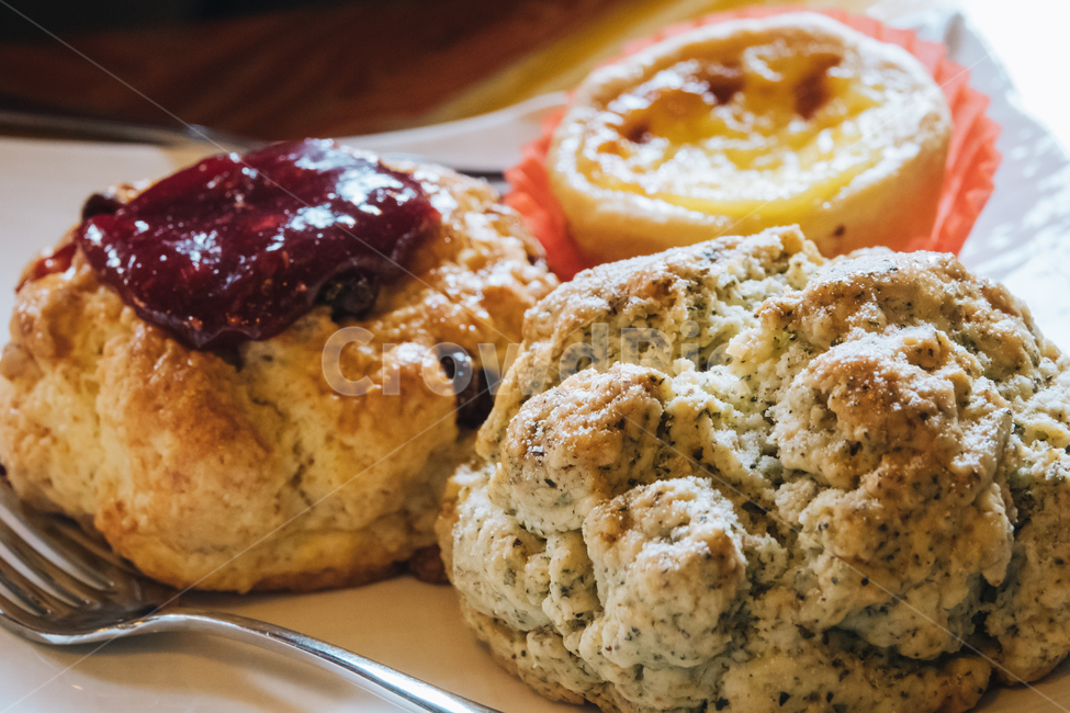 스콘,디저트,빵,카페스콘,옥수수빵,scone,bread,cafe,dessert,후식,잼,딸기잼,food,coffee,음식,식재료,요리,food,cook,meal,dishes,food reserves,빵,bread,디저트,간식,후식,dessert,snack