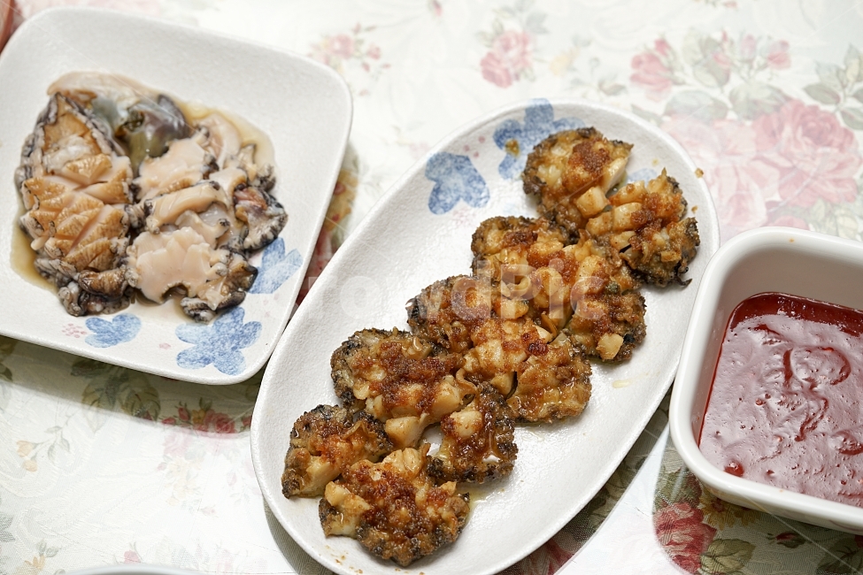 전복,해산물,먹거리,안주,술안주,생물,먹방,해물,씨푸드,바다,음식,seafood,푸드,안주거리,회,전복회,안주꺼리,소주안주,버터구이,전복구이,전복버터구이,음식,식재료,요리,food,cook,meal,dishes,food reserves,수산물,해산물,fishery products,seafood