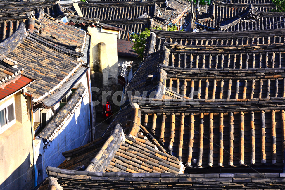 한옥,전통,북촌,기와집,한옥마을,서울,명소,관광지,투어,민속,보존,하우스,history,house,seoul,culture,traditional,korea,한국,가볼만한곳,역사,한국의미,아름다움,건축,장인,집,주거지,old,오래된,골목,빈티지,패턴,pattern,도시,풍경,city,landscape,한국도시풍경,한국도시경관,korea cityscape,한국전통,한국문화,korean traditional,korean culture,건축물,건물외관,exterior,building,structure,architecture,construction,roof,지붕,경치,outdoors,옥외,nature,자연
