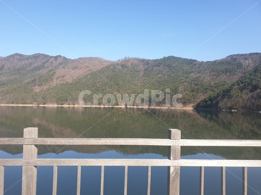 nature,자연,outdoors,옥외,교통,transportation,물,water,댐,저수지,맑은,peaceful,평온한,풍경,시골,조용한,산책로