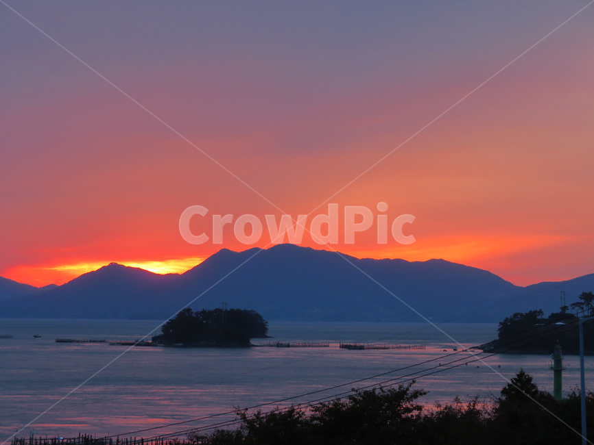 nature,자연,outdoors,옥외,sky,하늘,sunset,일몰,황혼,redsky,붉은하늘,ocean,대양,sea,바다,water,물,dusk,풍경,그라데이션,신비,오묘함,몽환,컬러,색상,석양,풍광,경치,감성,노란색,붉은색,섬,자연,풍경,nature,landscape,한국자연풍경,한국자연경관,korea nature landscape