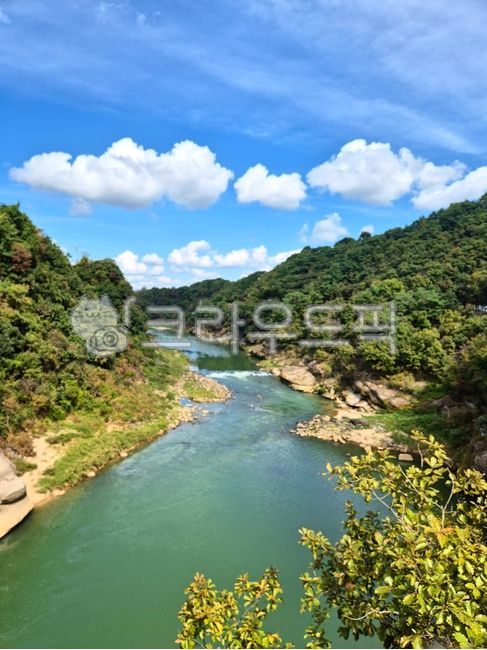 한탄강,주상절리,가을,풍경,경치,구름,뭉개구름,강원도,철원,강,강과구름,산