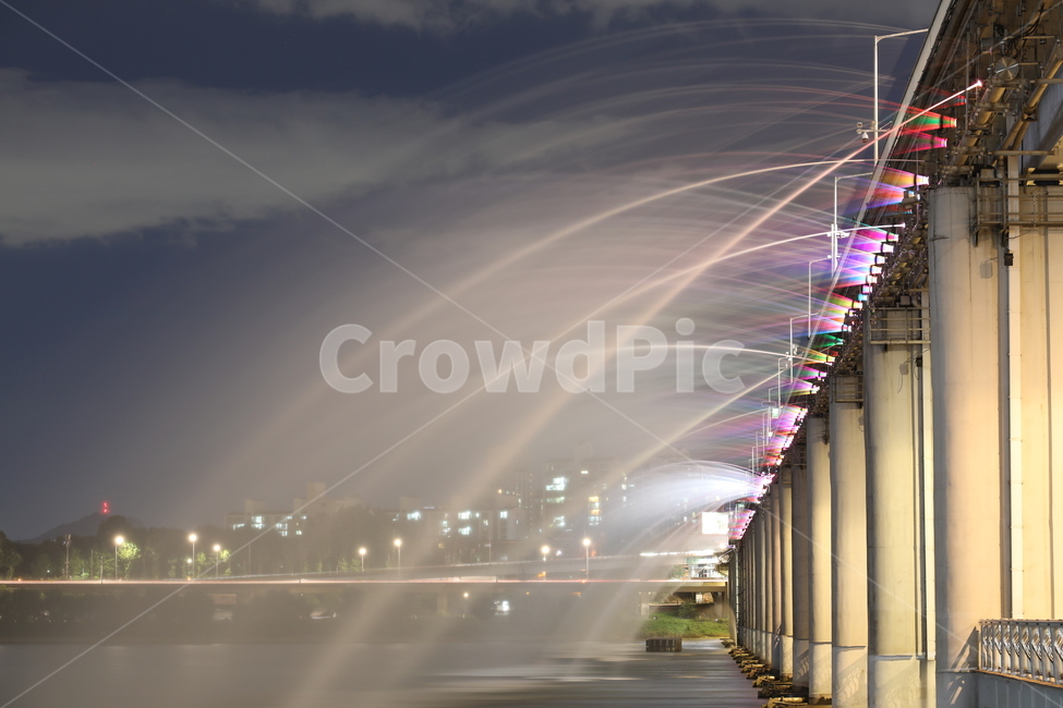 잠수교,반포대교,분수,분수쇼,야경,bridge,fountain,night,야경,밤,풍경,nightscape,night,landscape,건축물,건물외관,exterior,building,structure,architecture,construction,water,물