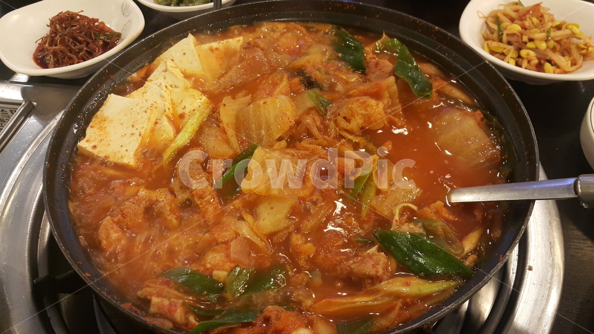 김치찌개,음식,한식,돼지고기,두부,얼큰하다,얼큰한,meal,food,korea,koreanfood,김치,한국음식