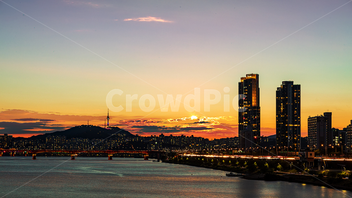 매직아워한강일몰,waterfront,한강남산일몰매직아워,water,magichour,한강에서본남산,성수동트리마제,매직아워,한강야경,강변북로,강변매직아워,저녁노을,nature,자연,도시,풍경,city,landscape,한국도시풍경,한국도시경관,korea cityscape