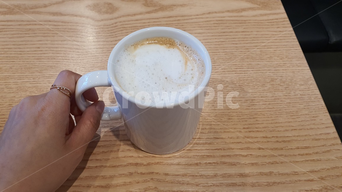 cup,컵,커피컵,라떼,음주,우유,milk,마실것,카페라떼,커피,카페,음료수,drink,beverage,커피,카페,coffee,cafe