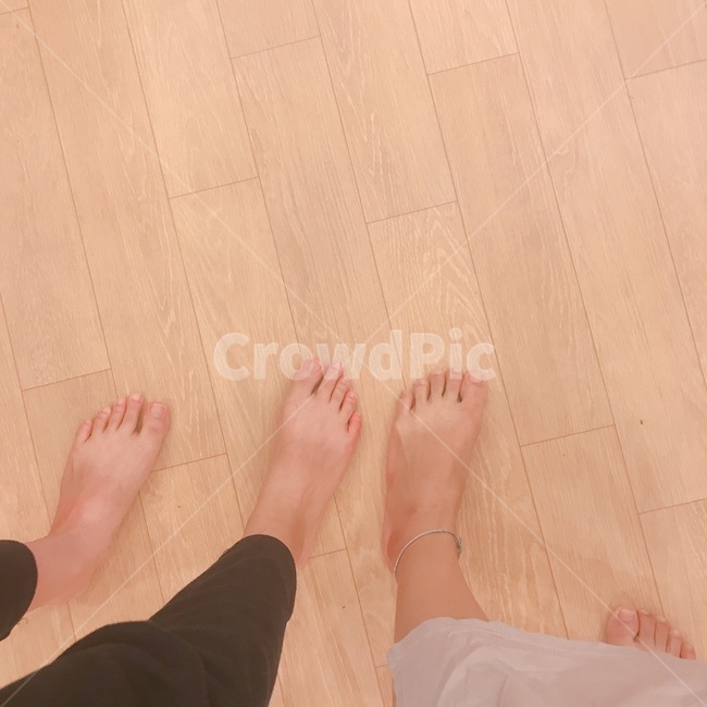 우정,여름,피부차이,발,장판