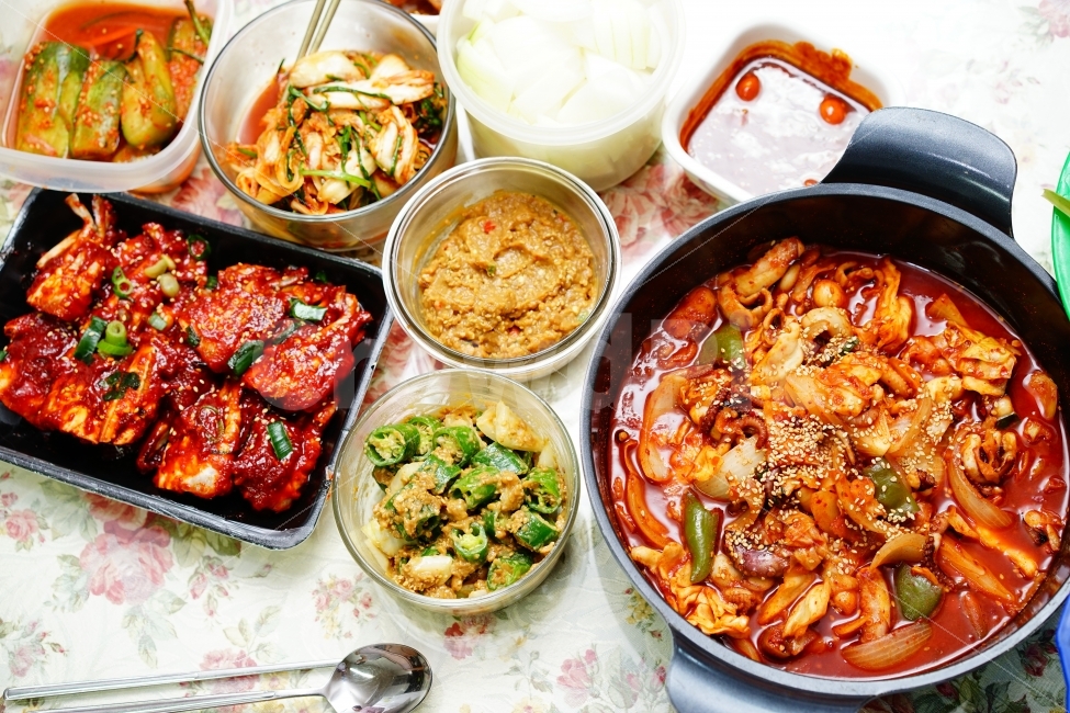 된장,낙지,낙지볶음,볶음요리,매콤,매운맛,술안주,안주,집밥,식사,식탁,저녁,저녁메뉴,매콤한맛,먹방,음식,게장,음식,식재료,요리,food,cook,meal,dishes,food reserves,한식,한국음식,한국요리,korean food,korean dishes,korean meal,korean cook