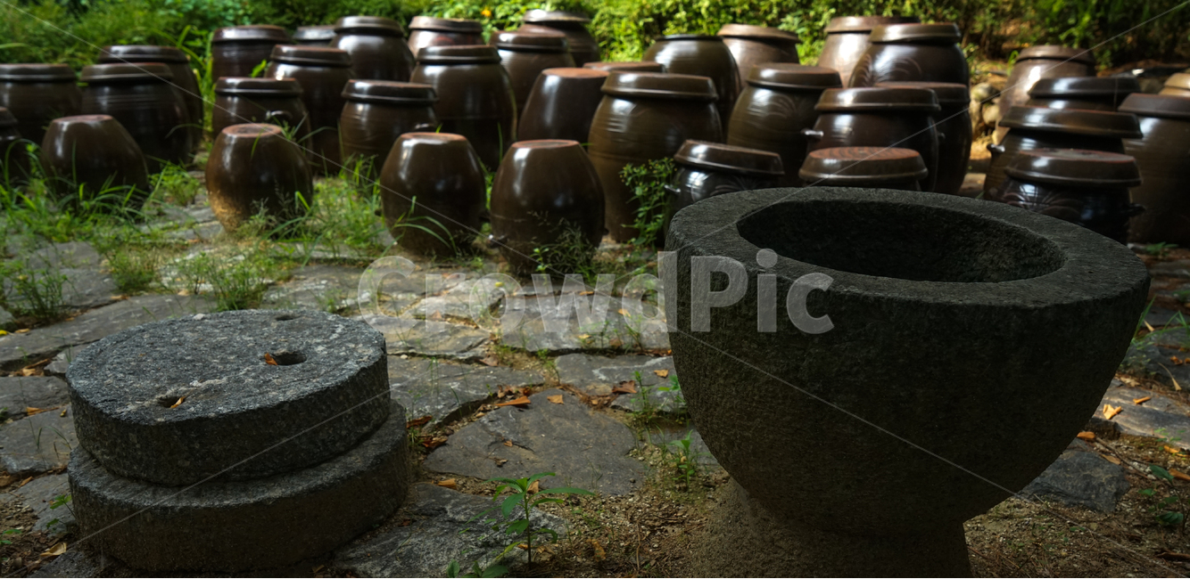 장독대,장독,돌절구,절구,항아리,전통,장류,슬로우푸드,한국전통,한국문화,korean traditional,korean culture