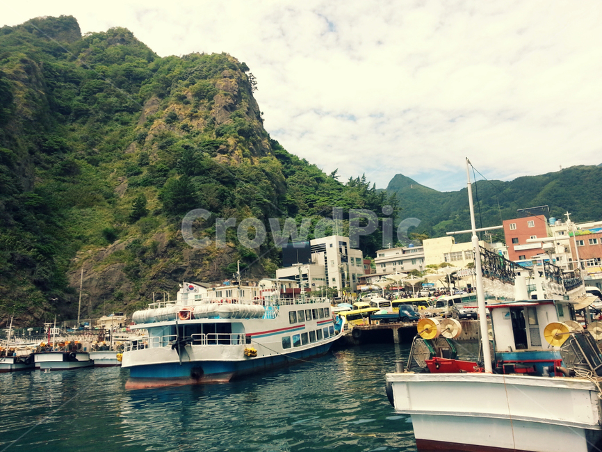울릉도,항구,선착장,바닷가,어촌,섬마을,해안,배,동해,ulleungdo,dock,port,sea,boat,fishingvillage,시골,마을,풍경,landscape,country,rural,town,산업,industry,industrial,어업,fishery,fishing industry