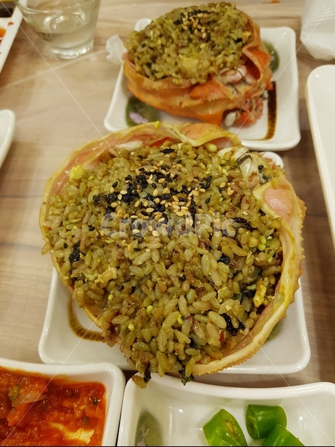 대게,대게볶음밥,게딱지볶음밥,게딱지밥,게딱지,음식,해산물,food,한식,볶음밥,음식,식재료,요리,food,cook,meal,dishes,food reserves,한식,한국음식,한국요리,korean food,korean dishes,korean meal,korean cook