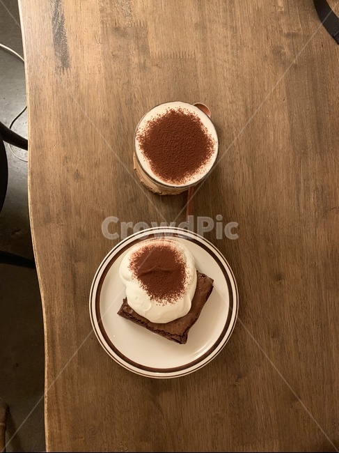 카페,브라우니,아인슈페너,코코아가루,브라운,디저트,크림,우드