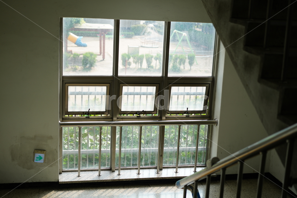 창,창문,window,건물,실내,창가,빛,난간,handrail