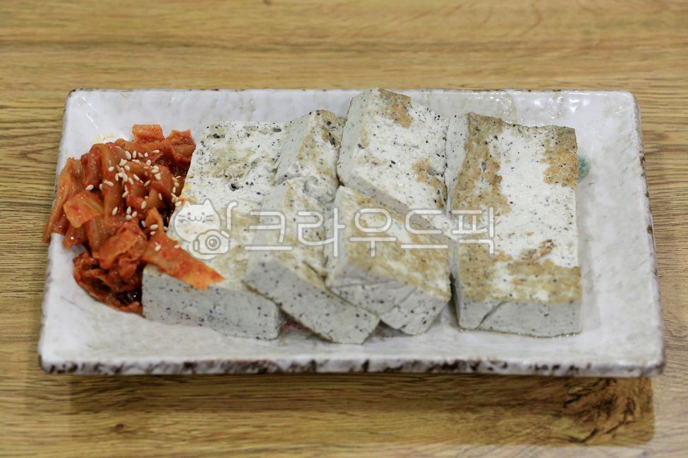 두부,볶은김치,익힌,콩음식,김치,고소한,익은,음식,단백질,참깨,food,건강식,요리,식사,전통,전통음식,음식재료,요리재료,koreanfood,재료,cook,한국음식,식재료,맛있는,접시,dish,콩,먹거리,단백한