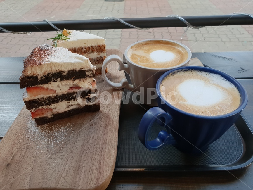 chocolate cake,dessert,cake,coffee,Latte,carrot cake