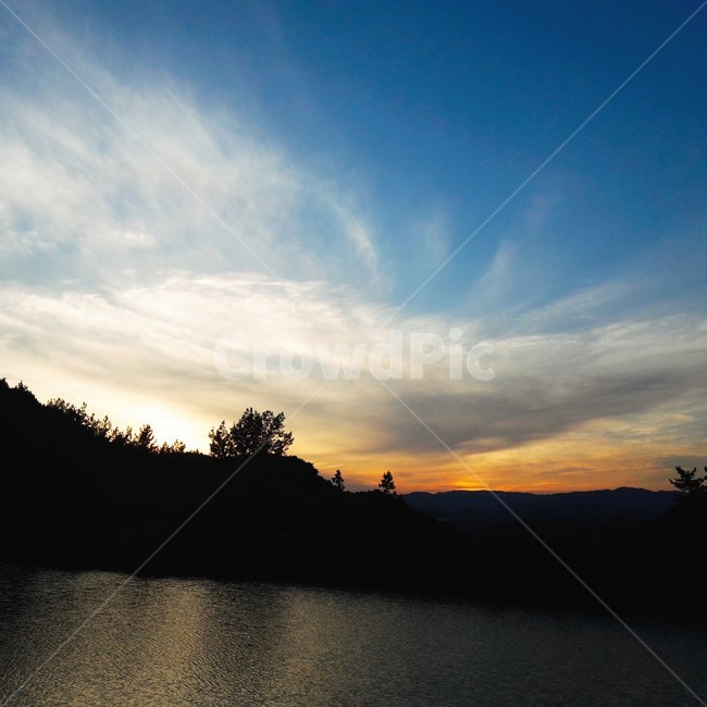 하늘,감성,구름,자연,풍경,자연,풍경,nature,landscape,outdoors,옥외,sky,dawn,새벽,red sky,붉은 하늘,sunset,일몰,dusk,황혼