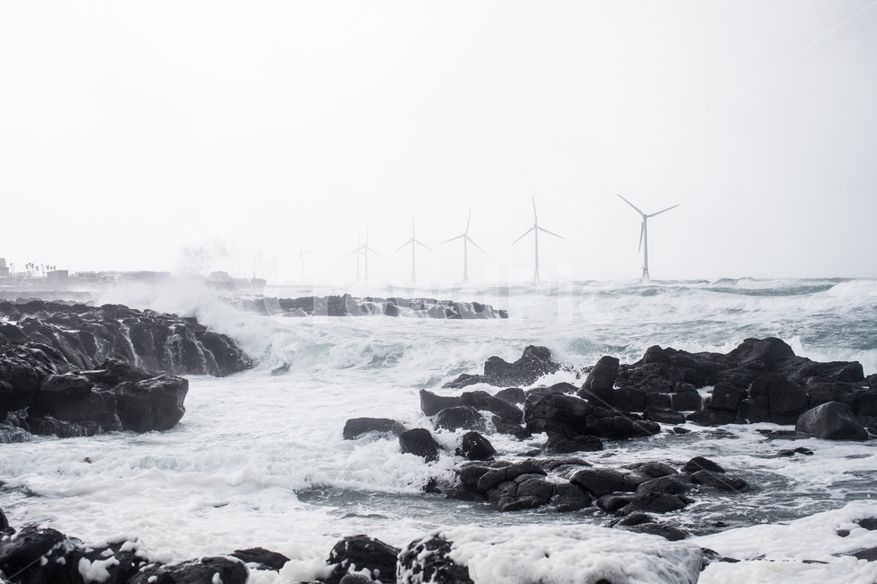 바다,파도,풍력발전기,제주도,바람,제주도,jeju,jeju island,산업,industry,industrial,에너지산업,energy industry,machine,기계,motor,모터,engine,엔진