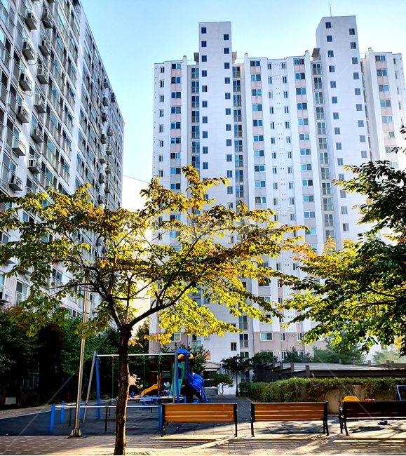 아파트,apartment,놀이터,아침,햇살,단지