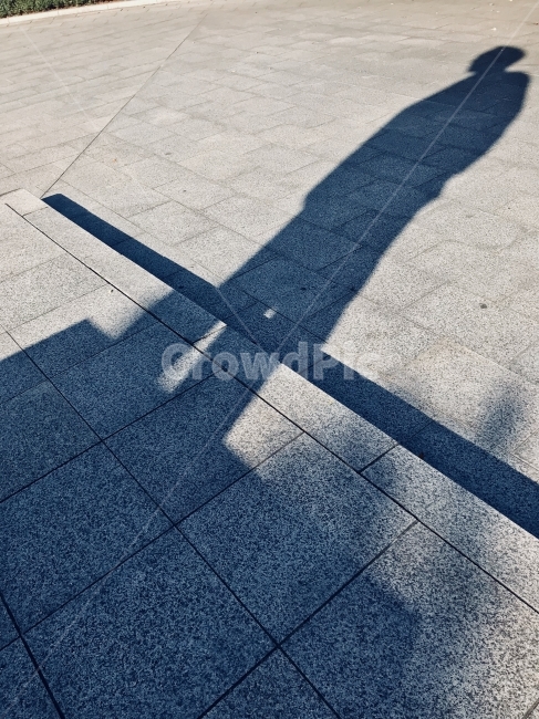 강남,도산공원,그림자,동상,차가움,인물실루엣,사람실루엣,character silhouette,human silhouette,asphalt,아스팔트,rug,깔개