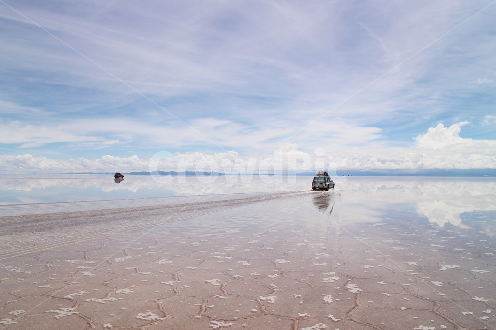 uyuni,unique,reflect,saltflat,소금사막,우유니,cloudy,cloud,tour,tourism,pergoda,sky,lake,panoramic,파노라마,해안선,경치,landscape,풍경,물,water,바다,southamerica,nature,자연,outdoors,bolivia,남미,볼리비아,자연,풍경,nature,landscape