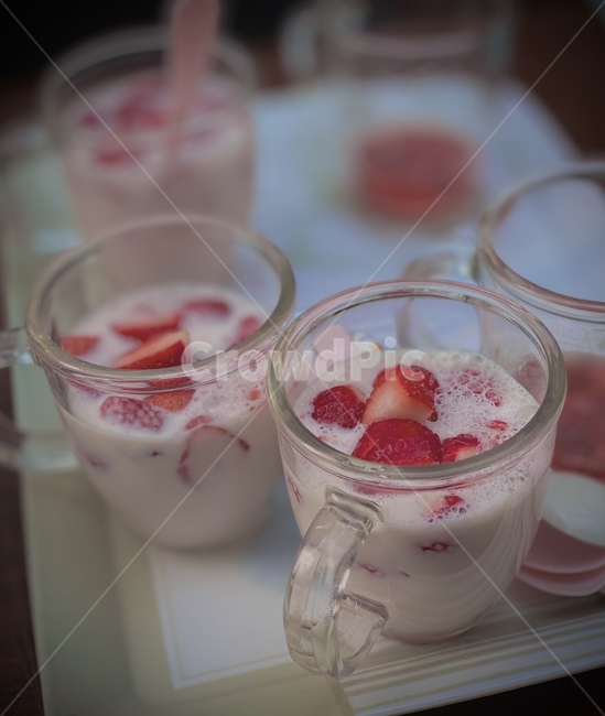 dessert,디저트,yogurt,요거트,food,음식,라떼,딸기,논산딸기,수제,latte,strawberry,nonsan,handmade,pink,white,핑크,분홍,흰색