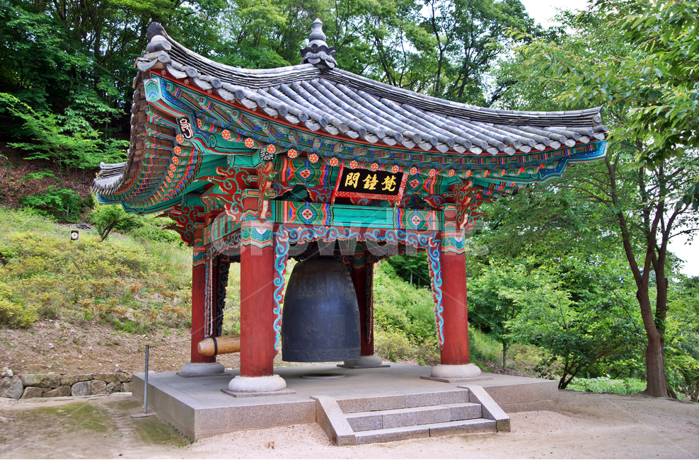 범종각,범종루,청평사,오봉산,불교사물,예불,범종,춘천,한국전통,한국문화,korean traditional,korean culture,건축물,건물외관,exterior,building,structure,architecture,construction