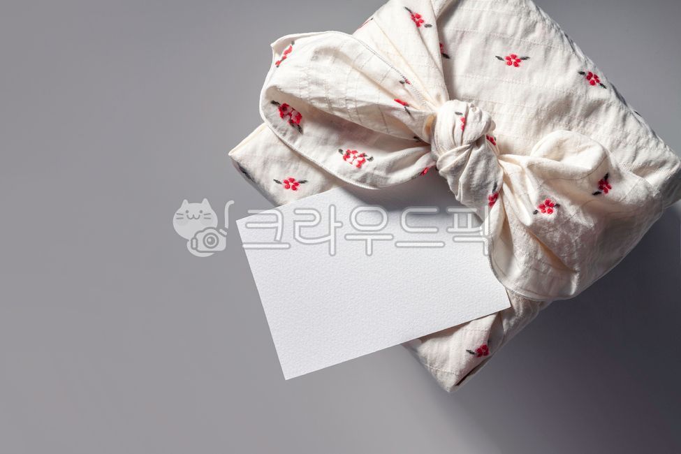gift,Lunar New Year Photo Contest,simple,wrapper,Thanksgiving,space,White space,Modern,New Year greetings,New Year,copy space,new year,blank card,Full moon of the first lunar month,New Years card,Box,Square,traditional pattern,korea,background,fabric,Chus