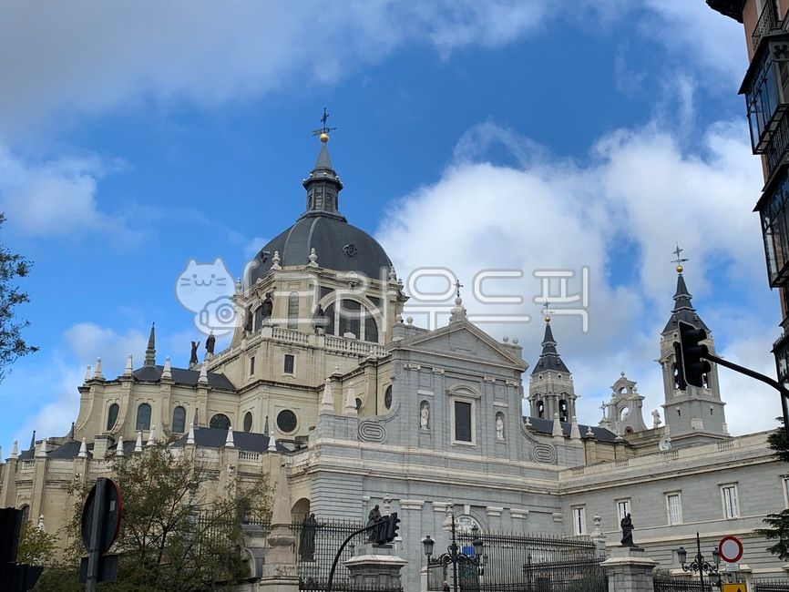 Madrid,Cathedral,Madrid Cathedral,europe,Spain
