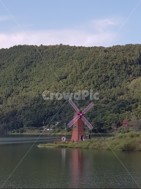 산,구름,못,물,공원,호수,다리,계곡,하늘,파란하늘,자연,옥회