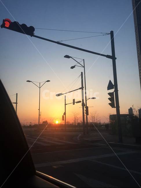 신호등,노을,해질녘,표지판,붉은노을,송도,해,빨간불,신호,대기,정차