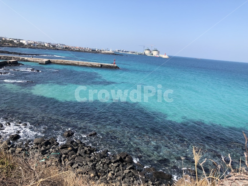 바다,자연,힐링,제주도,파란색,자연,풍경,nature,landscape,한국자연풍경,한국자연경관,korea nature landscape,제주도,jeju,jeju island,water,물,outdoors,옥외,ocean,대양,sea,land,땅,shoreline,해안선,promontory,곶