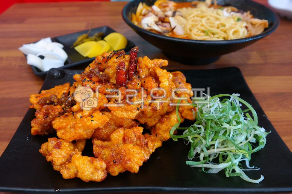 chicken,fried food,Jjambbong,green onion,spicy,Kkanpunggi,vegetable,Chinese food,food,cooking