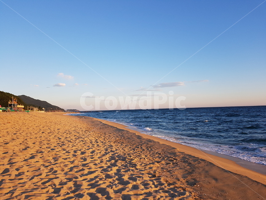 soil,흙,nature,자연,sand,모래,바다,파란색,주황색,갈색,모래사장,빛,하늘,색깔,평화로운