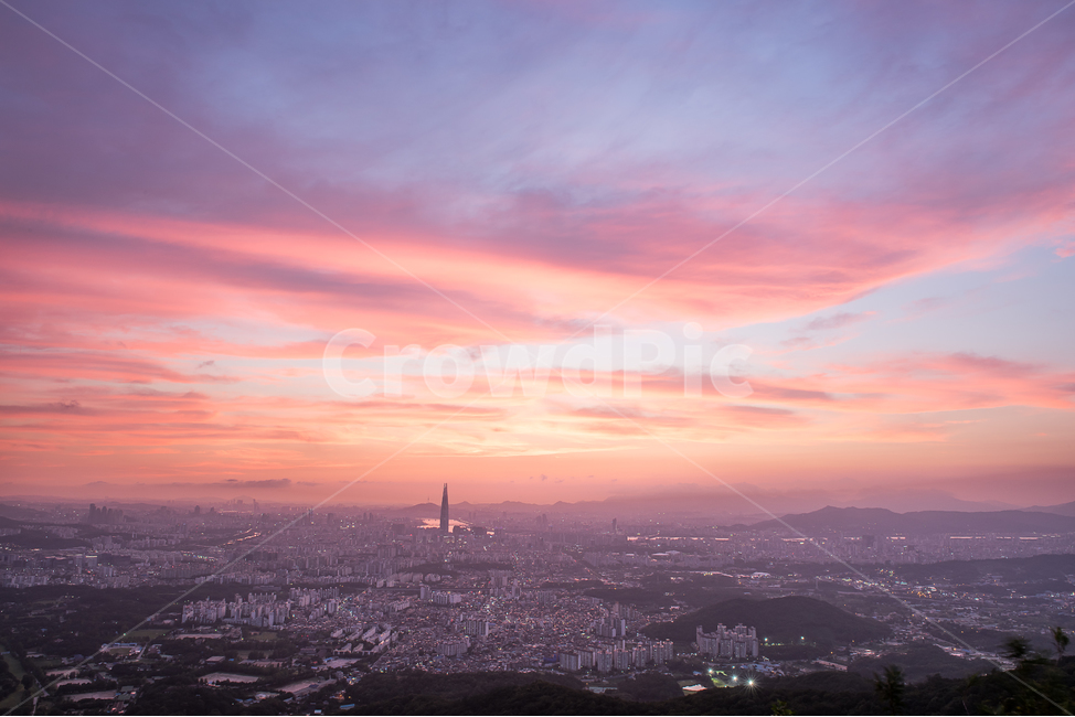 롯데월드타워,남산타워,남산,서울,야경,남한산성,랜드마크,건물,한강,롯데타워,도심,도시,롯데,타워,노을,석양,일몰,구름,밤,풍경,감성,sunset,sky,cloud,river,seoul,tower,landmark,night,nightview,색,색감,붉은노을,color,색상,불타는,도시,풍경,city,landscape,한국도시풍경,한국도시경관,korea cityscape,경치,nature,자연,outdoors,옥외,scenery,aerial view,조감도