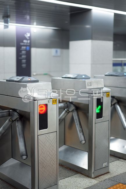 지하철,교통,대중교통,전철,개찰구,출입,차단,입구,게이트