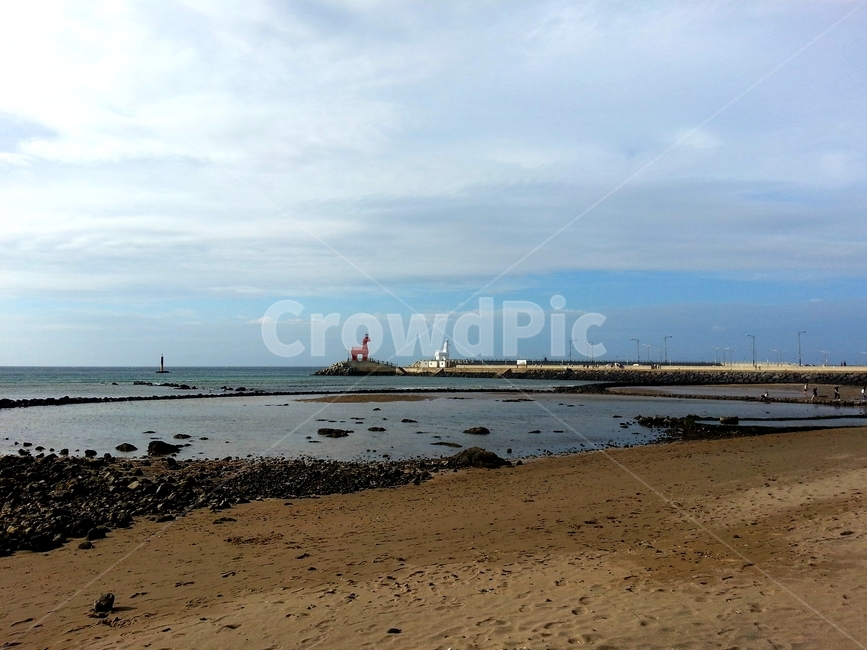 제주도,이호테우해변,해변,바다,하늘,등대,구름,갯벌,모레,흙,지평선,수평선,바닷물,육지,휴가,바캉스,여름,풍경,장관,jeju,beach,sea,sky,vacation,summer
