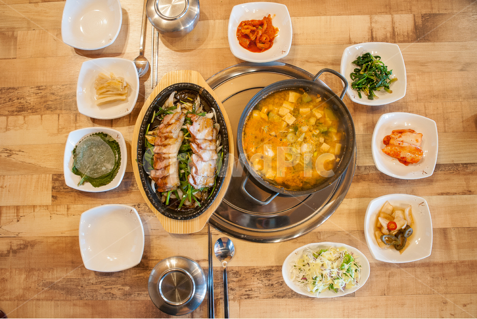 오리고기,오리음식,정식,오리요리,요리,음식,식사,food,meal,dinner,dish,음식,식재료,요리,food,cook,meal,dishes,food reserves