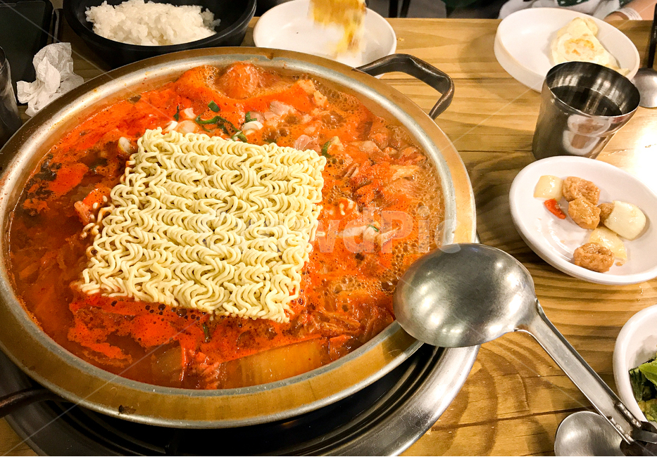 부대찌개,한식,요리,냄비,음식,food,meal,스튜,식사,라면,식당,음식점,메뉴,음식,식재료,요리,food,cook,meal,dishes,food reserves