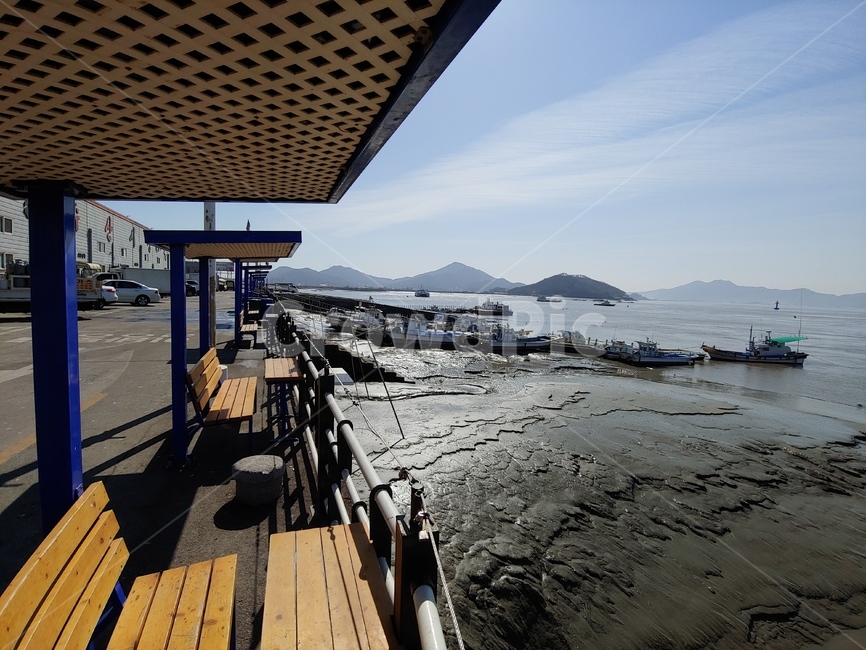 강화도,외포항,항구,바다,섬,벤치,해변,해변길,그늘막,갯벌,수평선,선박