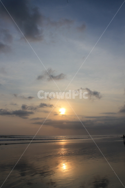 인도네시아,발리,짱구,짱구해변,석양,일몰,황혼,반사,해,태양,그림자,indonesia,bali,canggu,canggubeach,sunset,beachsunset,dusk,twilight,sun,sky,하늘,바다석양,reflection,shadow