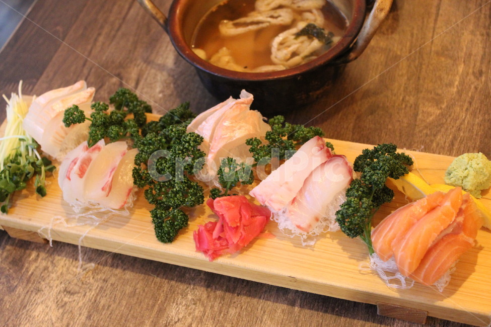 연어회,회,연어,살몬,salmon,신선한,물고기,생선,점심식사,저녁식사,회식,식사,맛있는,싱싱한,해산물,해물,바다,바다요리,한국,한국음식,일식,사시미,광어회,도미