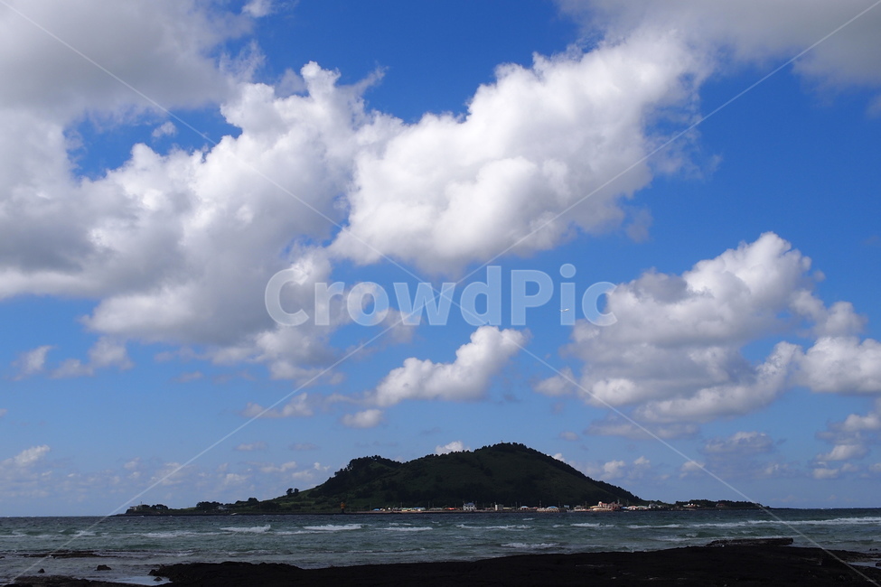 제주도,산,구름,바람,행복,자연,풍경,nature,landscape,한국자연풍경,한국자연경관,korea nature landscape,제주도,jeju,jeju island,outdoors,옥외,land,땅,sea,바다,ocean,대양,water,물,shoreline,해안선,weather,날씨